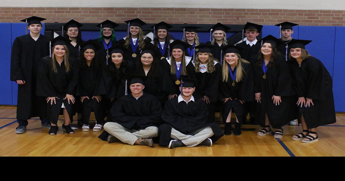 20 seniors graduate as part of Overton High School’s Class of 2021