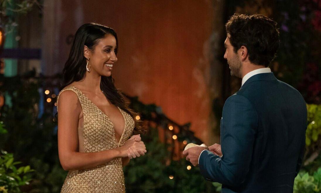 Samantha Washington at 'Bachelor' mansion, 1.22