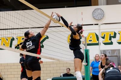 101726-lex-sports-vb-scores-p1.jpg
