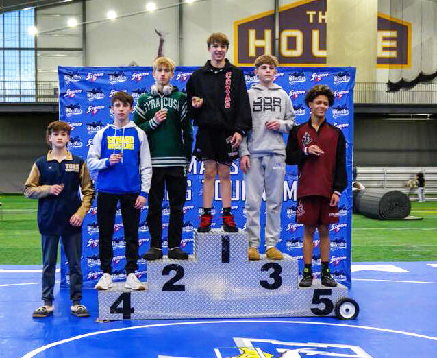 Hueftle takes gold at Norm Manstedt