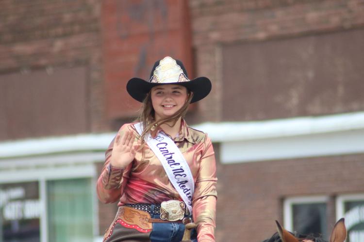 070123-lex-news-bertrand-parade20.JPG