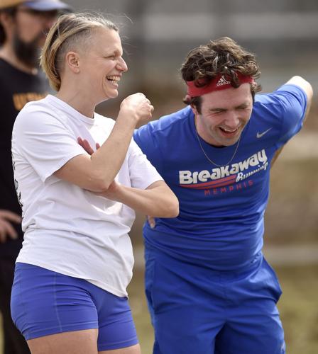 COPYRIGHT RESTRICTED FFP—Frisbee