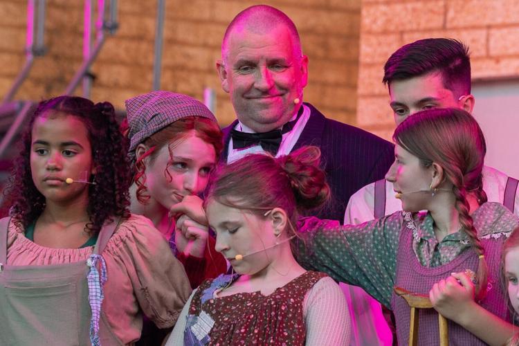 Pinewood Bowl Summer Musical Annie, 7.6