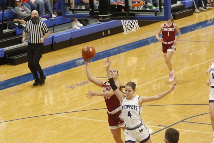 020425-lex-spors-gbb-swedes-p3