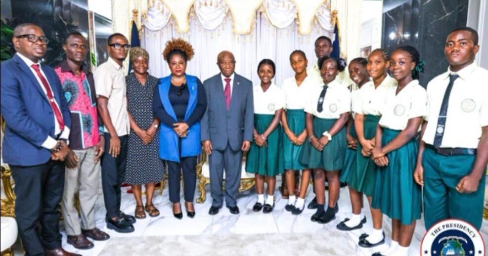 Boakai Hosts Liberia’s Winning ARIPO-WIPO IP Club Team at Executive Mansion