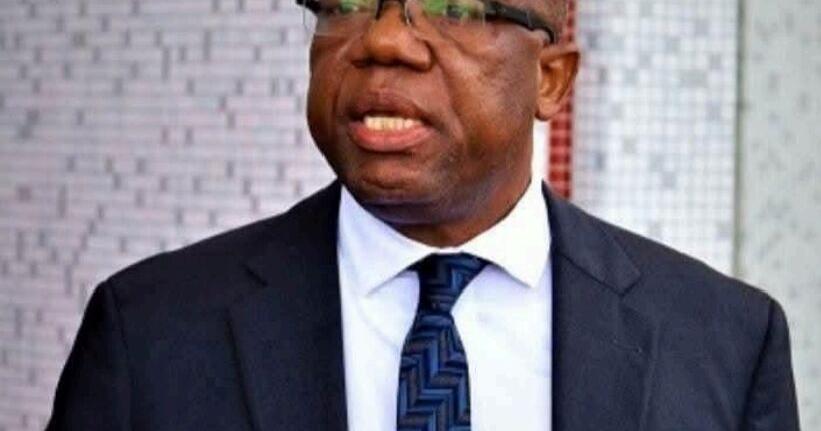 Ex-Justice Minister Dean Relaunches Law Firm, after Six-year Suspension