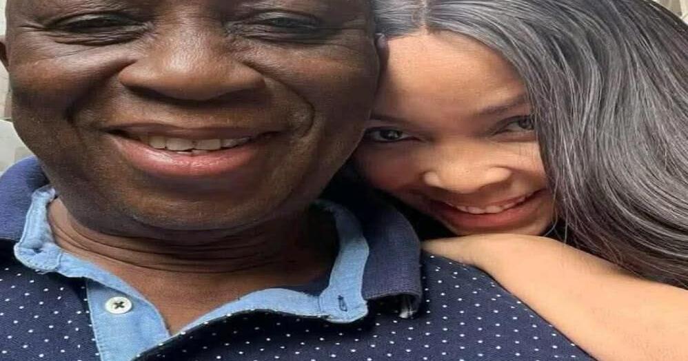 Samuel Jackson Surrenders Travel Documents