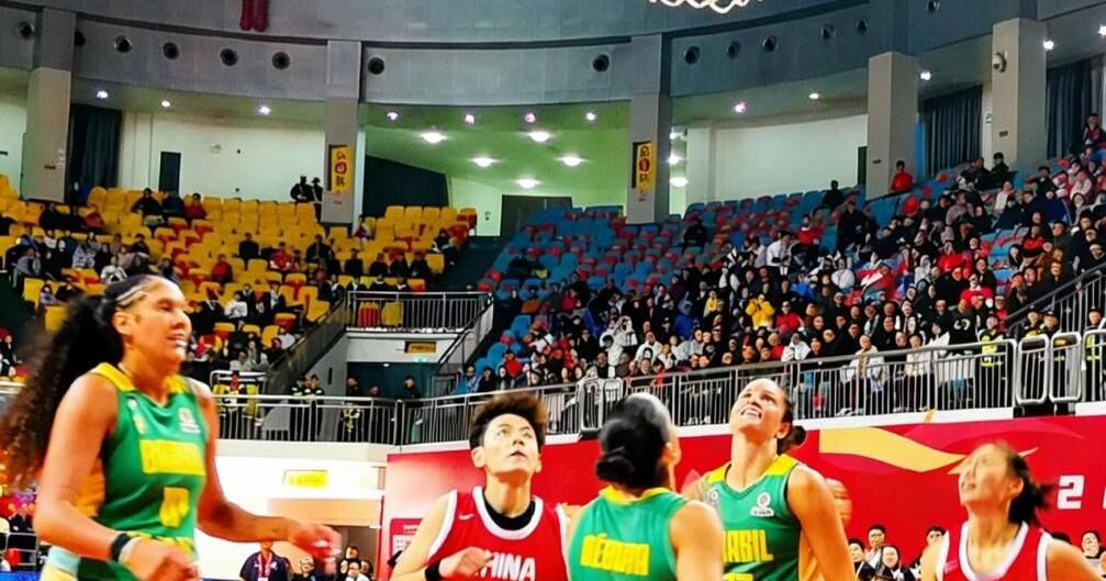Women’s Basketball Warm-up Game Changsha Station: Chinese Team Narrowly Beats Brazilian Team with 74:69