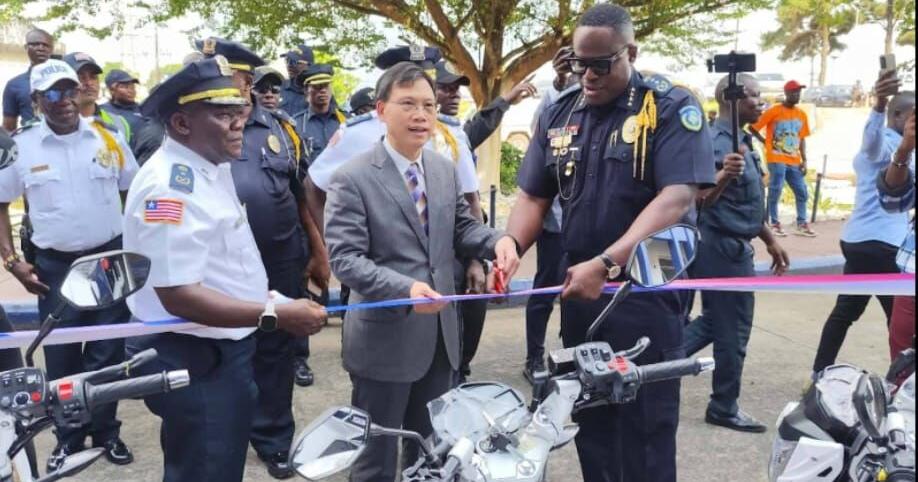 China Hands Over Police Equipment to Liberia