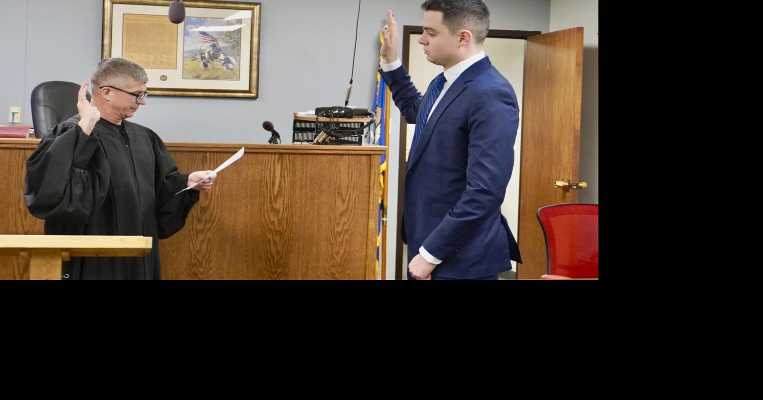 New Livingston police officer sworn in | News | livingstonenterprise.com