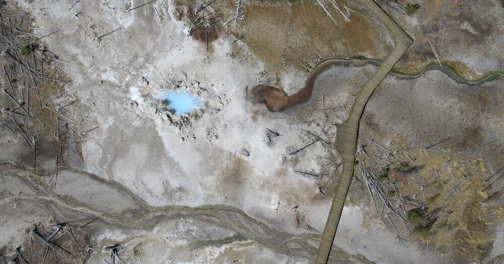 Can a geological thermometer help forecast hydrothermal explosions in Yellowstone?