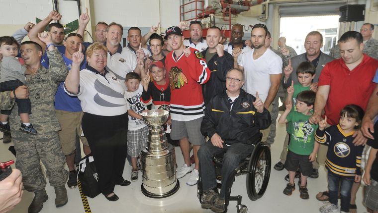 Buffalo native Patrick Kane brings Stanley Cup to Niagara Falls