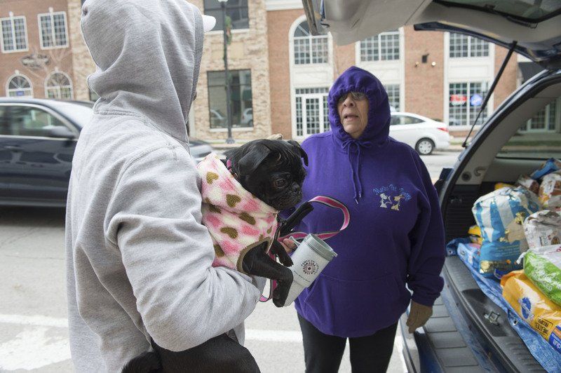 Mario S Pet Food Pantry Donating In Lockport Local News Lockportjournal Com