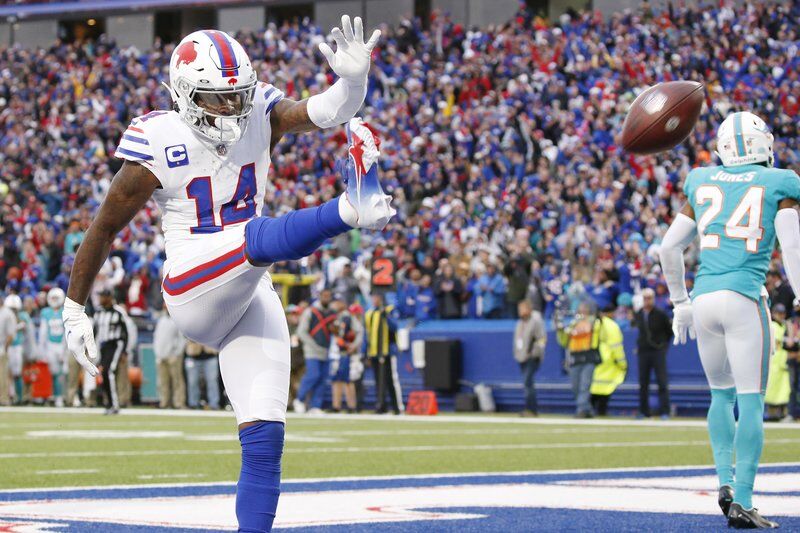 Bills erupt for 2 touchdowns against Dolphins in first quarter