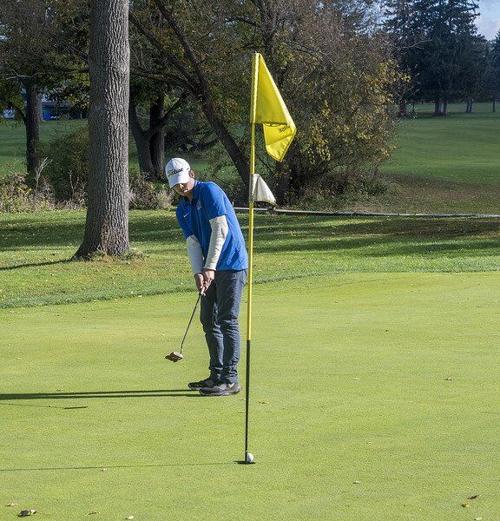 Lockport claims NFL golf title