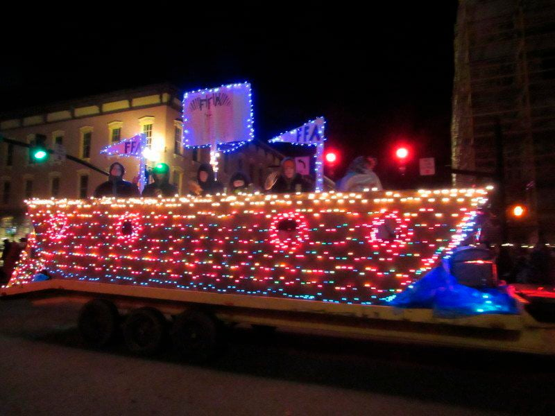 Medina's Parade of Lights helps kick off Christmas season Local News