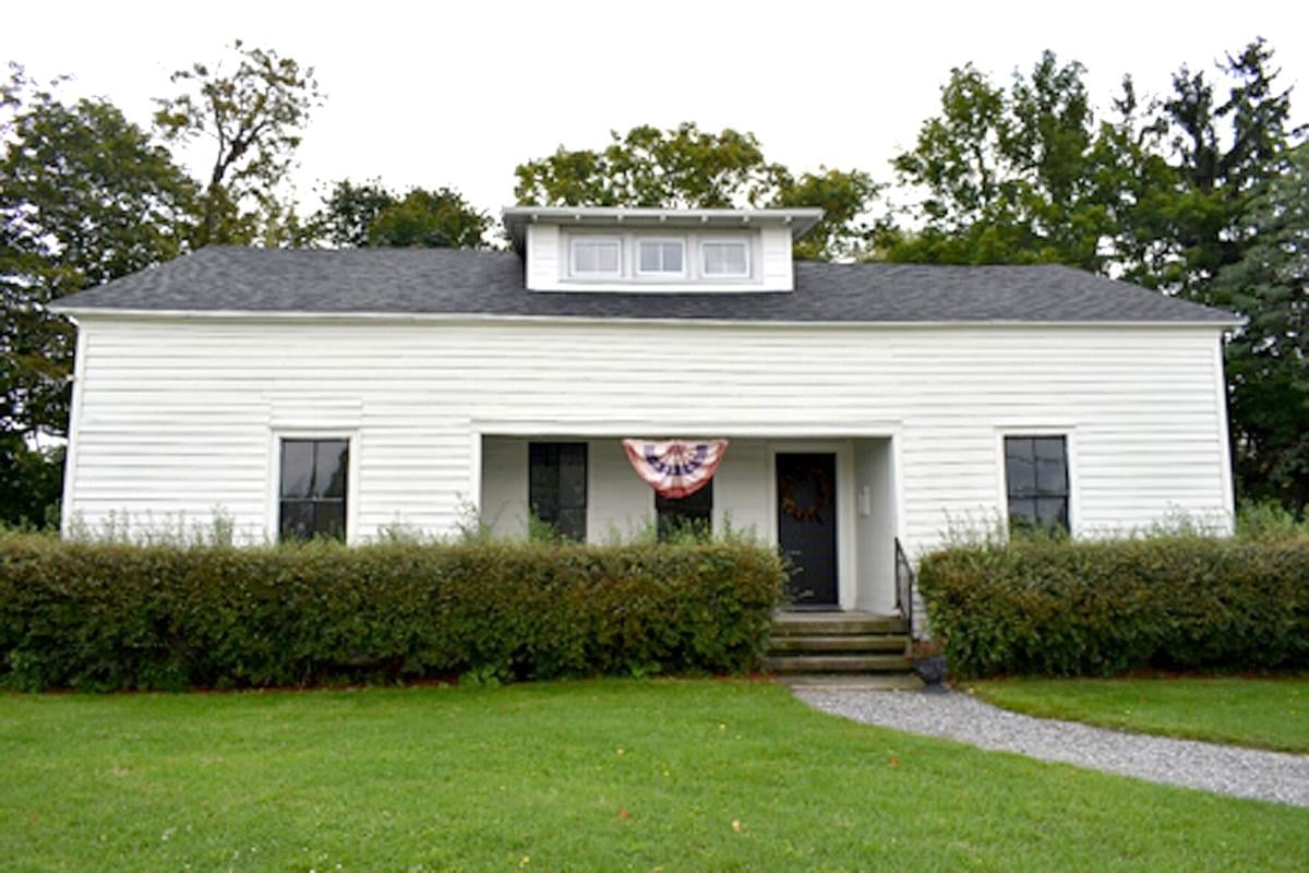 Time Traveling At Warrens Corners Restoration Of 225 Year Old Tavern Continues Community Lockportjournal Com