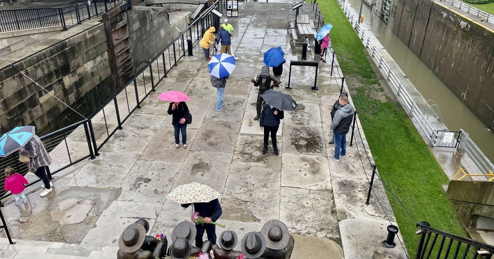 Lock Tenders Tribute one of several events celebrating opening of Erie Canal - Vimarsana News