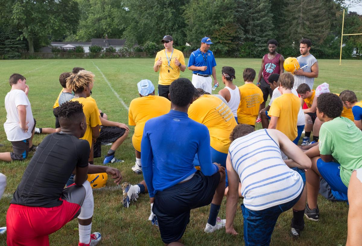 LPT 1608145 LHS Football-021.jpg