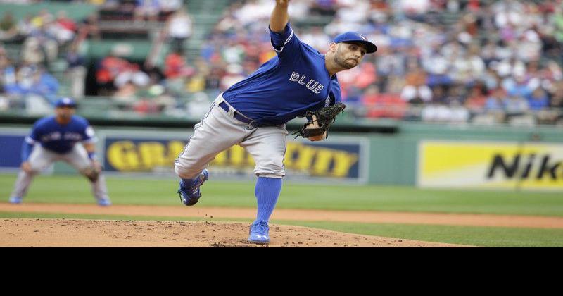 Blue Jays' Marco Estrada earns 1st win since May