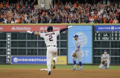 Houston Astros - Jose Altuve, rockin' the shooting star uniform