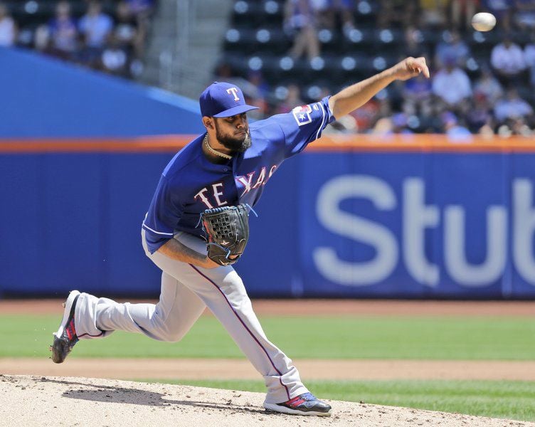 Perez leads Rangers past Mets