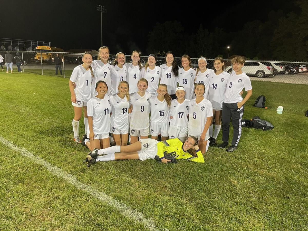 R-HSoccerGirlsTeam.jpg