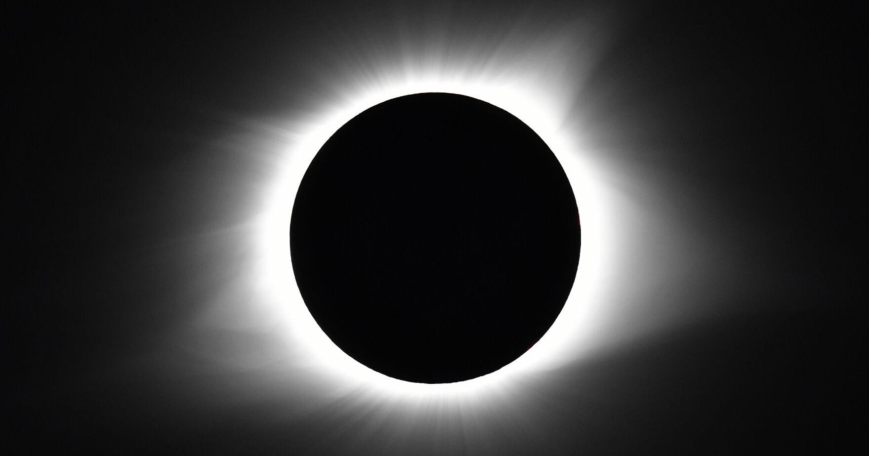 One Tech Tip: How to use apps to track and photograph the total solar eclipse - Vimarsana News
