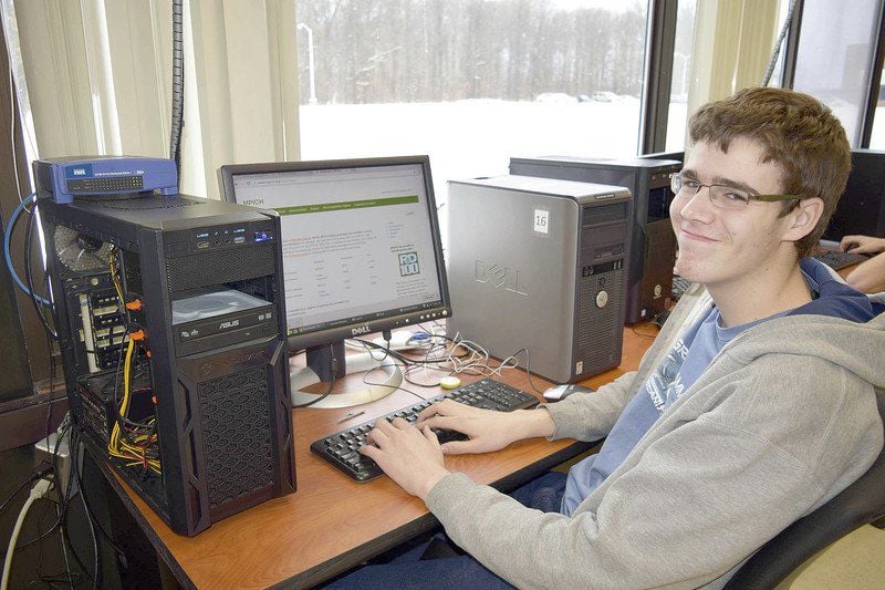computer tech program sets youths on career path community computer tech