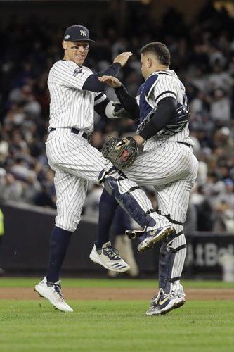 Yankees LHP Aroldis Chapman injures pitching hand during ALDS celebration
