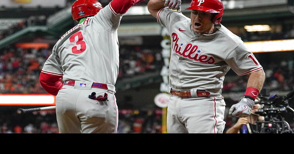 J.T. Realmuto's homer gives Phillies shocking win in extra innings