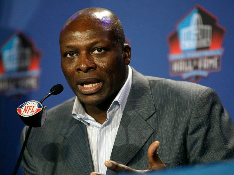 Upper Deck sacks Buffalo Bills legend Bruce Smith for some