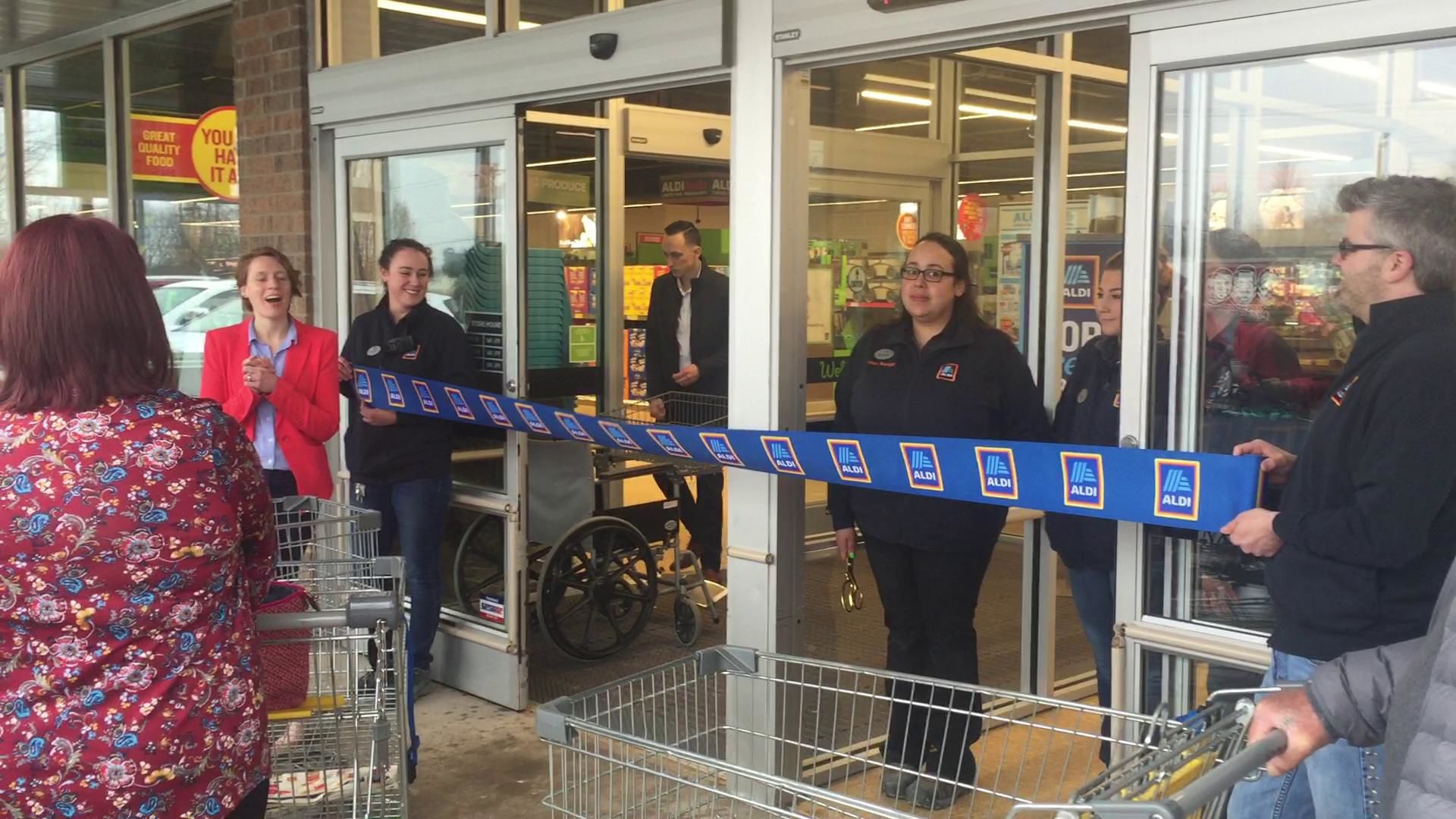 video lockport aldi location re opens store after recent aldi niagara falls ny flyer