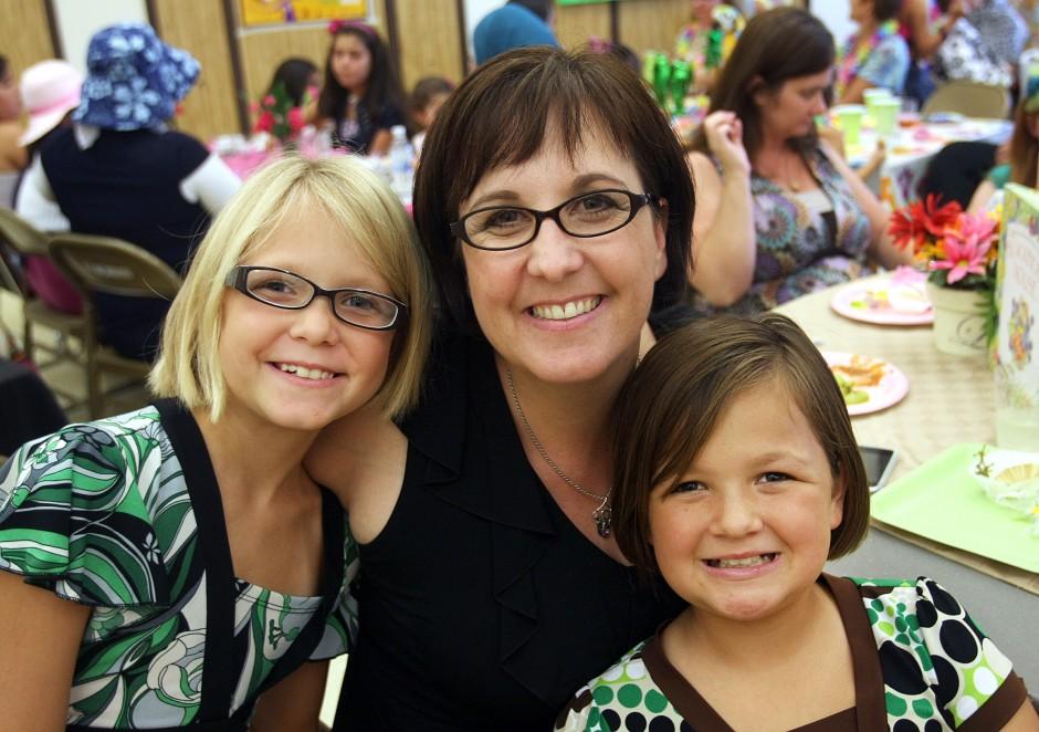 Mother/Daughter Tea at Vinewood Elementary School
