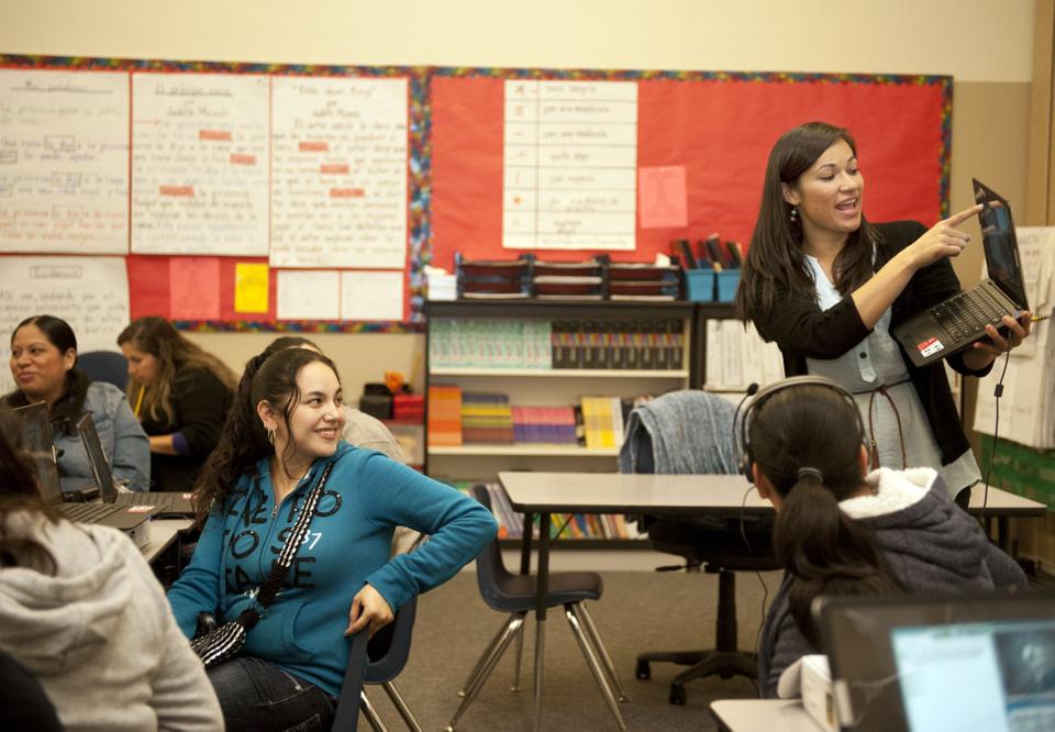Parents study English, computer skills at Joe Serna Jr. Charter School