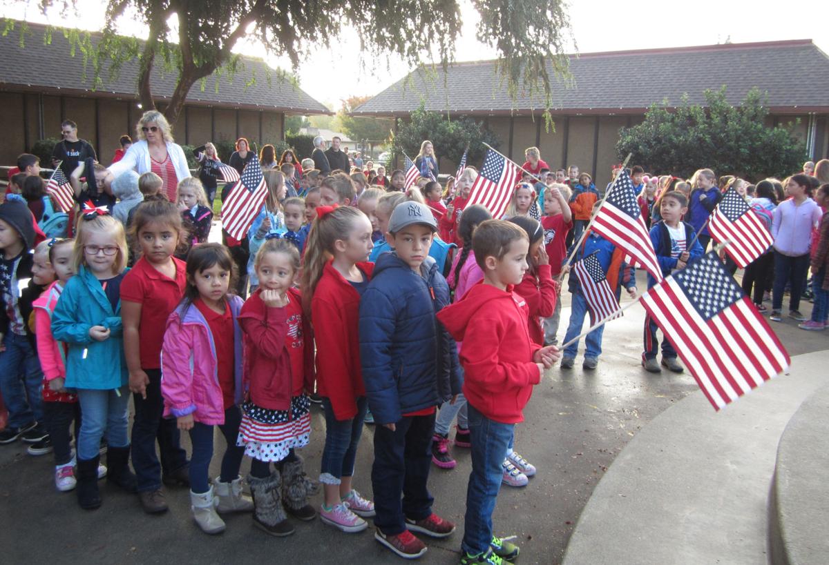 Vinewood Elementary students honor local veterans News