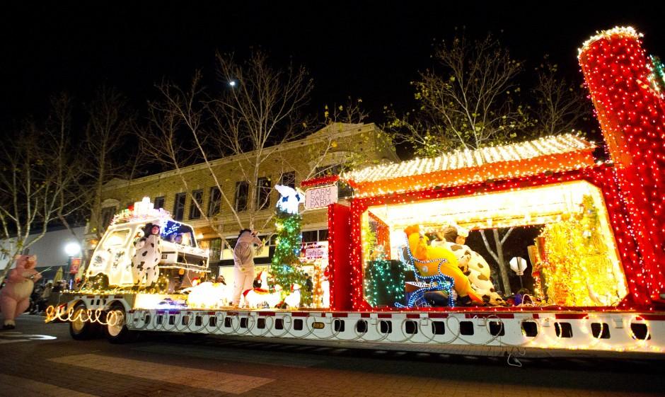 Thousands come to see Parade of Lights News