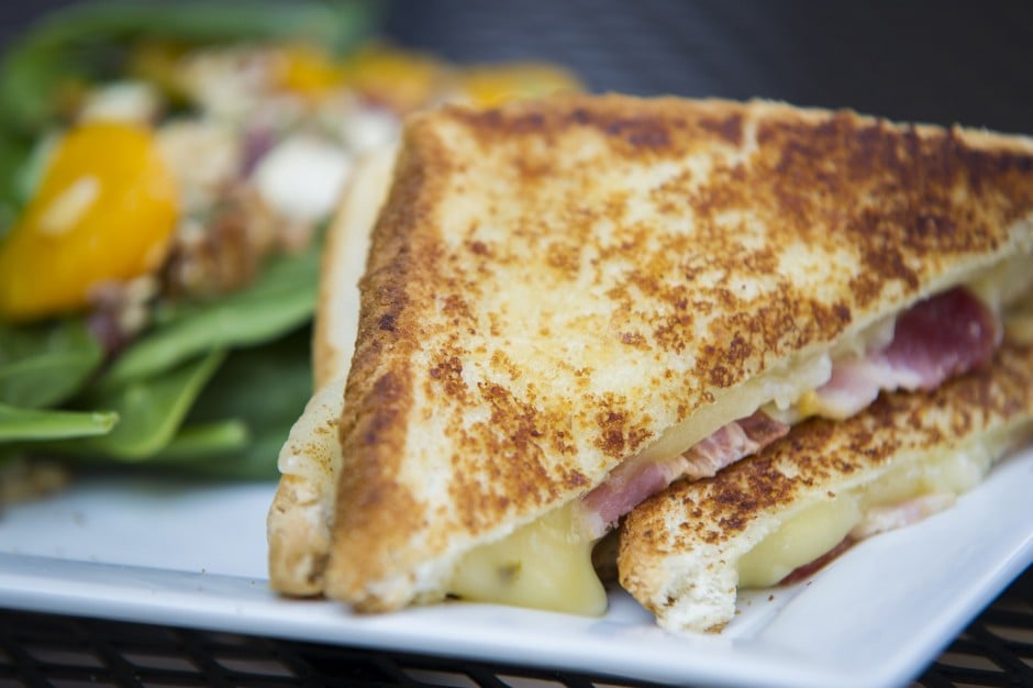 Bueno Italiano Cafe in Lodi offers homemade pasta, sandwiches, dessert