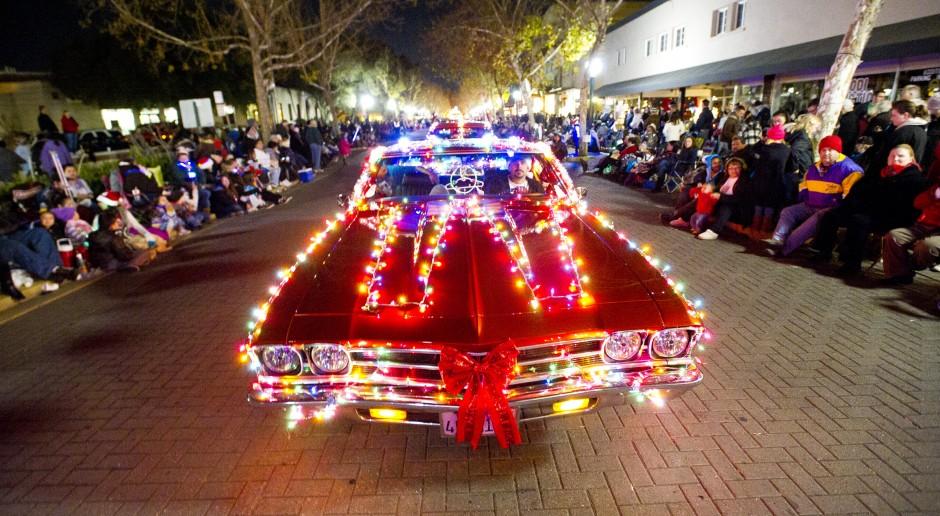Thousands come to see Parade of Lights News
