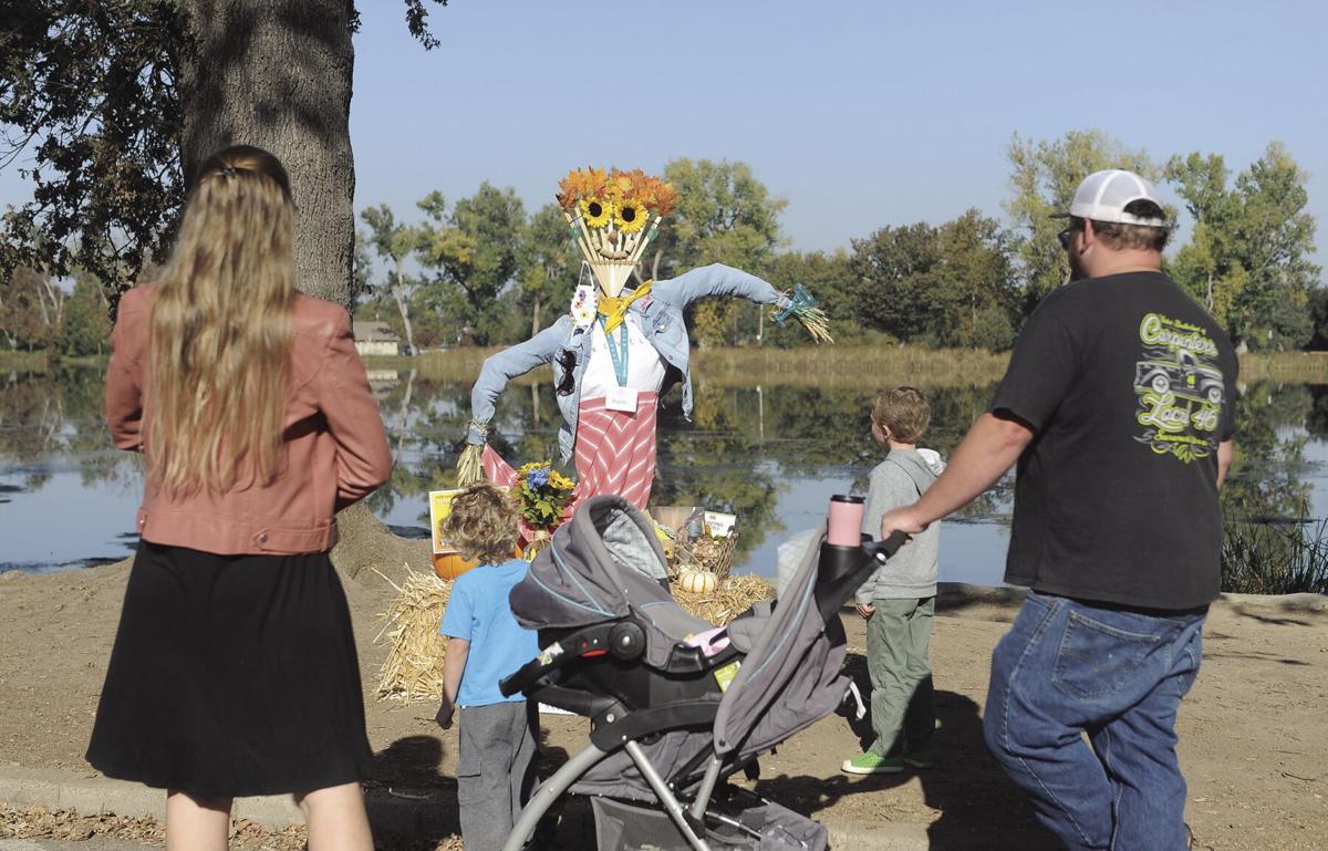 10_31_20_SCARECROW_08.JPG