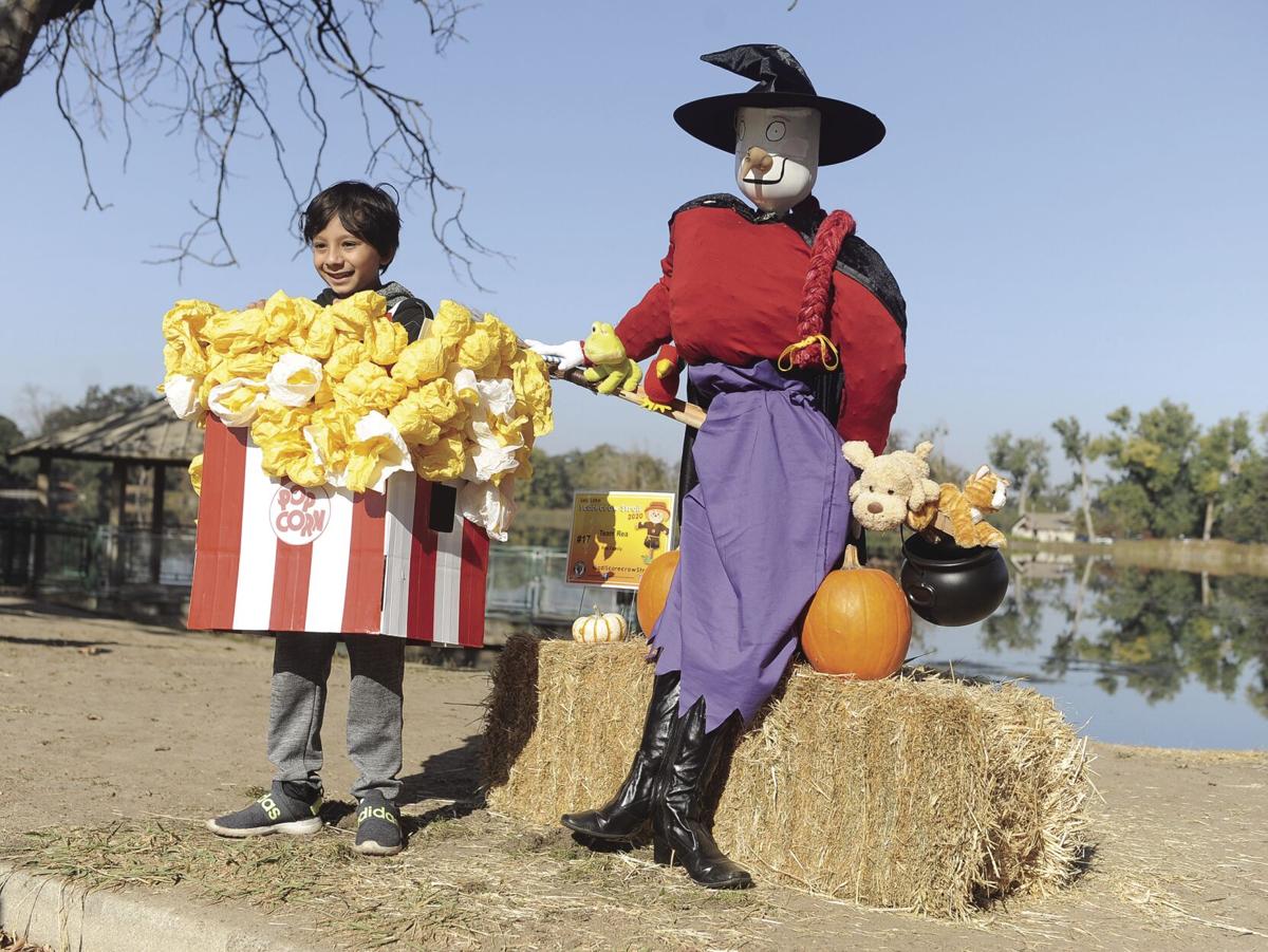 10_31_20_SCARECROW_09.JPG