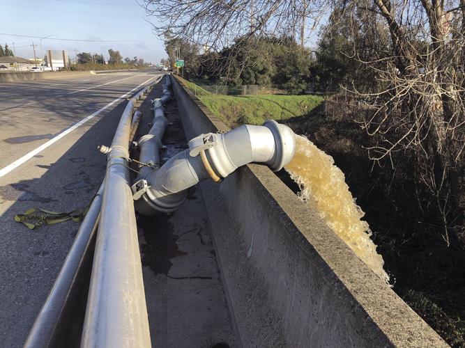 Flooding leads to long closure of Highway 99 between Lodi, Acampo