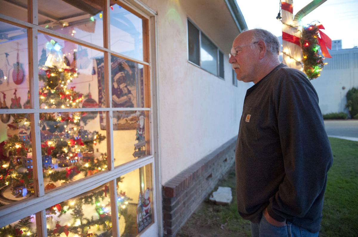 Illuminating Nativity On Tokay >> Christmas Magic Elaborate Christmas Displays Are Beloved Traditions Illuminating Nativity On Tokay >> Christmas Magic Elaborate Christmas Displays Are Beloved Traditions