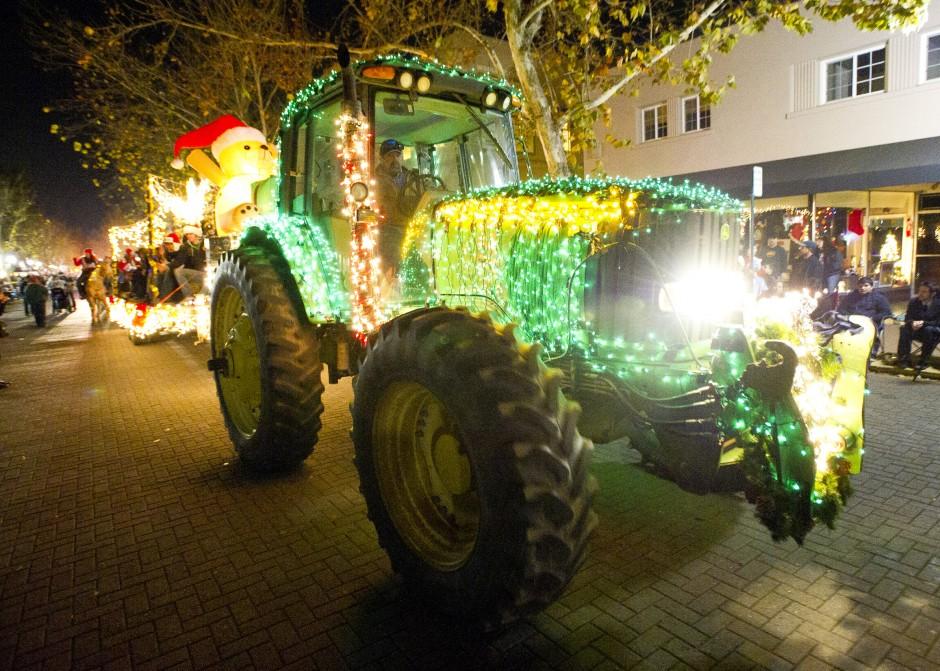 Thousands come to see Parade of Lights News