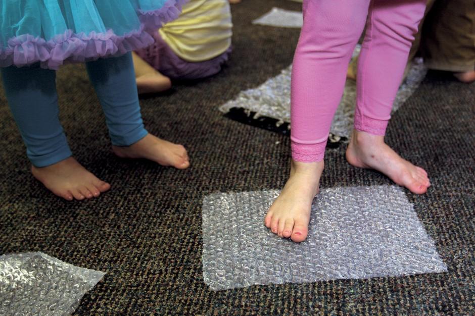 Vinewood Preschool students go a day without shoes News