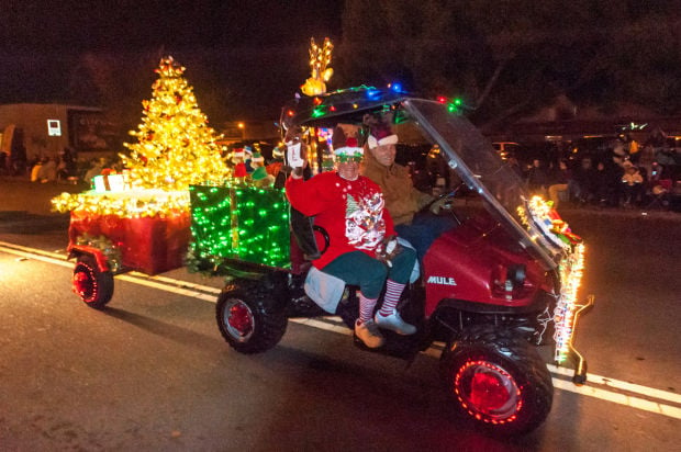 Crowds brave cold weather for annual Parade of Lights in Downtown Lodi ...