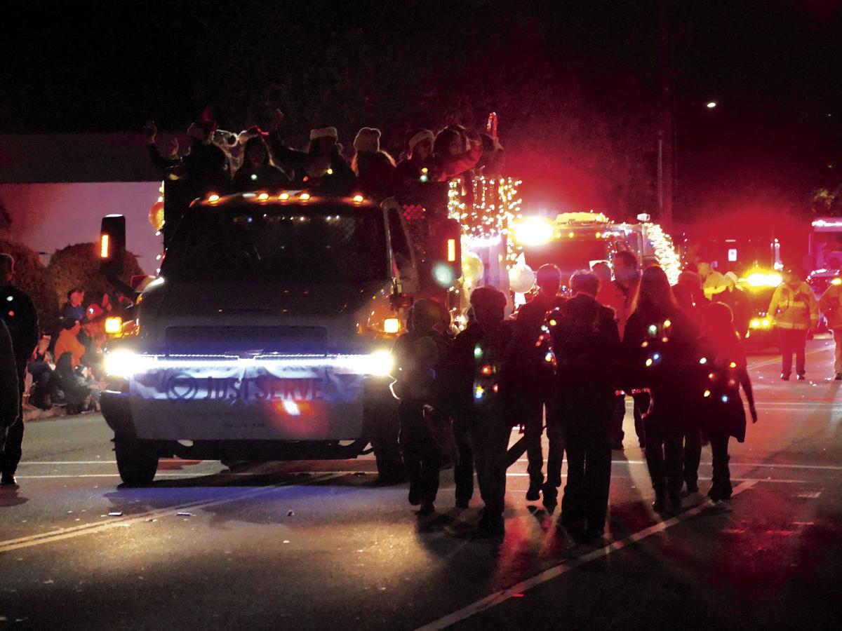 Parade of Lights excites Lodi crowds News