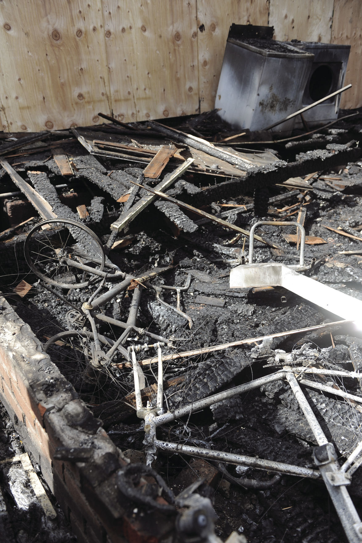 Two Lodi families reel after destruction from Kettleman Lane fire