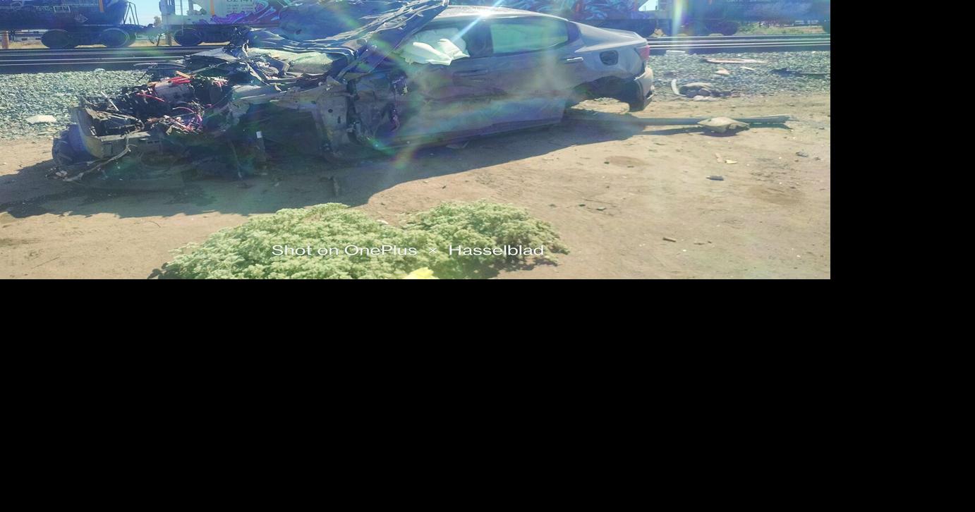 Sedan crashes into two RVs on Lodi Avenue