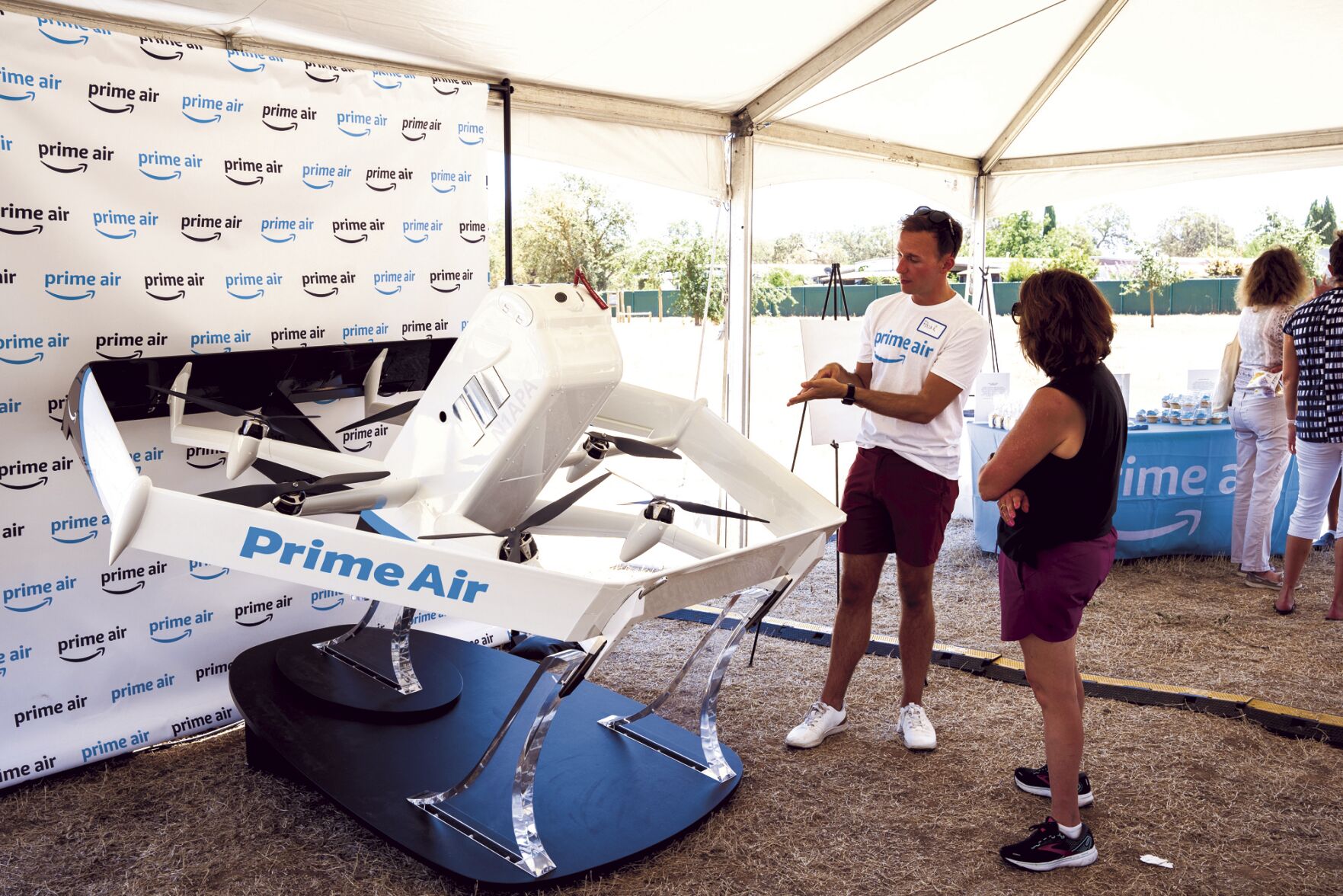 Amazon prime air fashion drone delivery